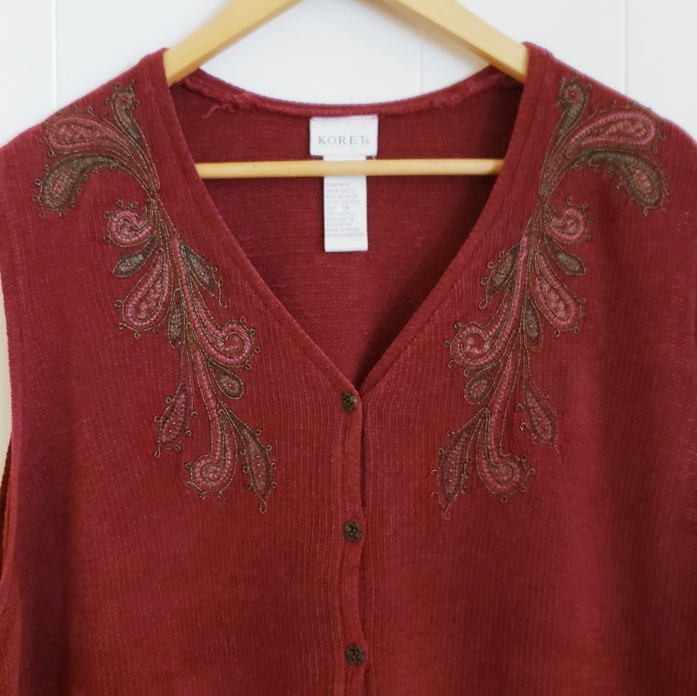Koret Women Sweater Vest Size 1X Deep Red Rust Chenille Floral stitching edge - Picture 1 of 9